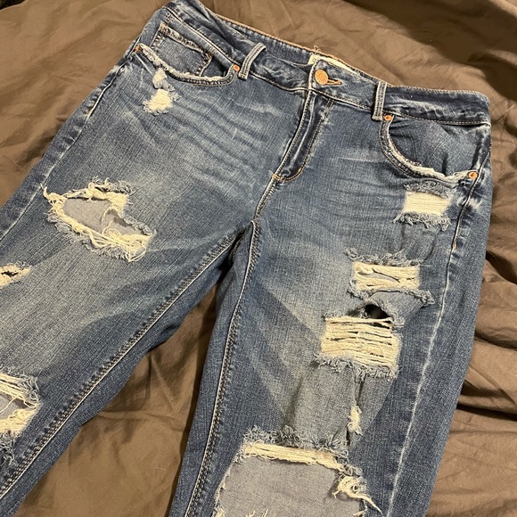 Garage Mom ripped Jean - Picture 2 of 4